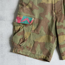 画像をギャラリービューアに読み込む, MAN PATCHWORK SHORT CARGO PANTS  (C)- NEW CAMOUFLAGE -