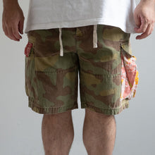 画像をギャラリービューアに読み込む, MAN PATCHWORK SHORT CARGO PANTS  (D)- NEW CAMOUFLAGE -