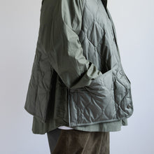 画像をギャラリービューアに読み込む, MILITARY V NECK BUTTON DOWN VEST - OLIVE -