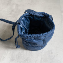 画像をギャラリービューアに読み込む, DRAWSTRING DOWN BAG - D.BLUE -