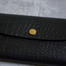 画像をギャラリービューアに読み込む, EMBOSSING ONE LEATHER WALLET - BLACK -