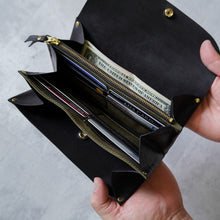 画像をギャラリービューアに読み込む, EMBOSSING ONE LEATHER WALLET - BLACK -