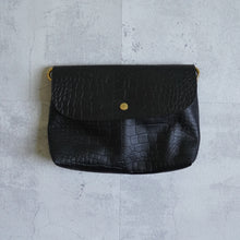 Load image into Gallery viewer, EMBOSSING MAILBAG MEDIUM - BLACK -