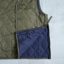 画像をギャラリービューアに読み込む, MILITARY V NECK BUTTON DOWN VEST - DARK OLIVE -