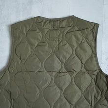画像をギャラリービューアに読み込む, MILITARY V NECK BUTTON DOWN VEST - DARK OLIVE -