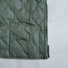 画像をギャラリービューアに読み込む, MILITARY V NECK BUTTON DOWN VEST - OLIVE -