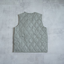 画像をギャラリービューアに読み込む, MILITARY V NECK BUTTON DOWN VEST - DARK SAGE GREEN -