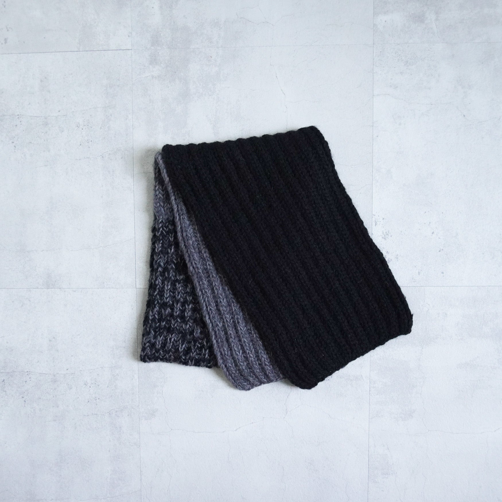 HAND KNIT LONG MUFFLER - BLACK MIX - – TENG STORE OSAKA