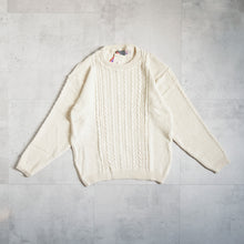 画像をギャラリービューアに読み込む, CABLE KNIT CREW - NATURAL -