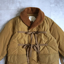 画像をギャラリービューアに読み込む, SHAWL COLLAR BOA DOWN JACKET - COYOTE -