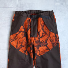 画像をギャラリービューアに読み込む, HORN TREE PRINT WOOL BOA PANTS - ORANGE -
