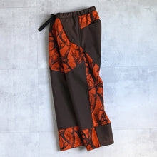 画像をギャラリービューアに読み込む, HORN TREE PRINT WOOL BOA PANTS - ORANGE -