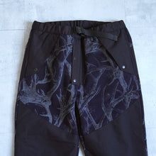 画像をギャラリービューアに読み込む, HORN TREE PRINT WOOL BOA PANTS - NAVY -