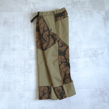 画像をギャラリービューアに読み込む, HORN TREE PRINT WOOL BOA PANTS - BROWN -