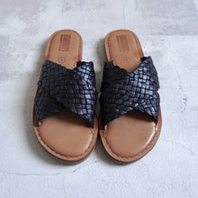 画像をギャラリービューアに読み込む, CRISS CROSS SANDAL - BLACK -