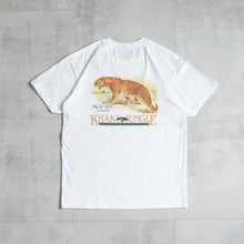 Load image into Gallery viewer, PRINTED CREW TEE SAFARI --CRUISE / WHITE-
