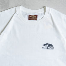 Load image into Gallery viewer, KHAKI JUNGLE PRINTED CREW TEE SAFARI　クルーズ/ホワイト　Tシャツ　バックプリント　ビッグサイズ　大きいサイズメンズ　テングストア大阪
