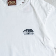 Load image into Gallery viewer, KHAKI JUNGLE PRINTED CREW TEE SAFARI　クルーズ/ホワイト　Tシャツ　バックプリント　ビッグサイズ　大きいサイズメンズ　テングストア大阪
