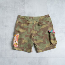 Load image into Gallery viewer, Man Patchwork Short Cargo Pants (C) --NEW CAMOUFLAGE-
