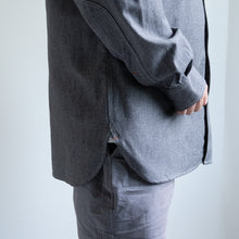 Load image into Gallery viewer, NIGEL CABOURN　NEW MEDICAL SHIRT　チャコールグレイ　シャツ　大きいサイズ　メンズ　テングストア大阪
