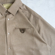 画像をギャラリービューアに読み込む, A/E FLAP POCKET SHIRTS - BROWN -
