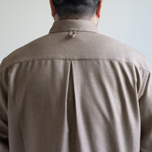 画像をギャラリービューアに読み込む, A/E FLAP POCKET SHIRTS - BROWN -
