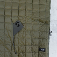 Load image into Gallery viewer, Mountain Open Front Down Poncho -Olive-
