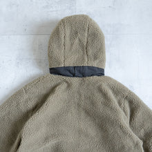 Load image into Gallery viewer, MOUNTAIN REVERSIBLE DOWN  BOA HOODIE- BLACK×BEIGE-
