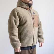 画像をギャラリービューアに読み込む, MOUNTAIN REVERSIBLE DOWN  BOA HOODIE-L.BROWN×BEIGE-
