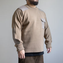 画像をギャラリービューアに読み込む, NON DOWN MILITARY CREW KNIT - L.MOCHA -
