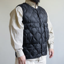 画像をギャラリービューアに読み込む, MILITARY CREW NECK W POCKET DOWN VEST SOFT SHELL- BLACK -
