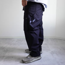 Load image into Gallery viewer, Light Rip Campers Pants --navy-
