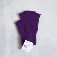 Load image into Gallery viewer, Fingerless glove -Purple-
