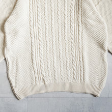 Load image into Gallery viewer, Cable Knit Crew -Natural-
