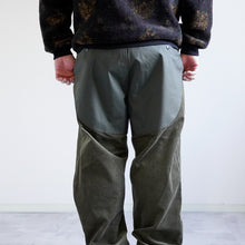 Load image into Gallery viewer, Courduroy Wide Tapered Pants -Olive-
