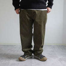Load image into Gallery viewer, Courduroy Wide Tapered Pants -Olive-
