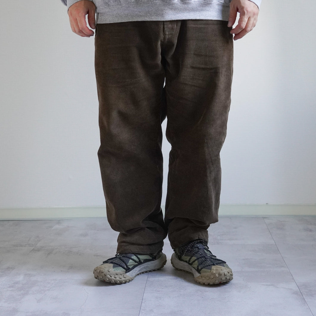 COURDUROY WIDE TAPERED PANTS  - BROWN -