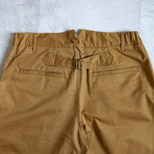 Load image into Gallery viewer, DOUBLE TACK CHINO --BEIGE-
