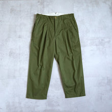 Load image into Gallery viewer, DOUBLE TACK CHINO - OLIVE-

