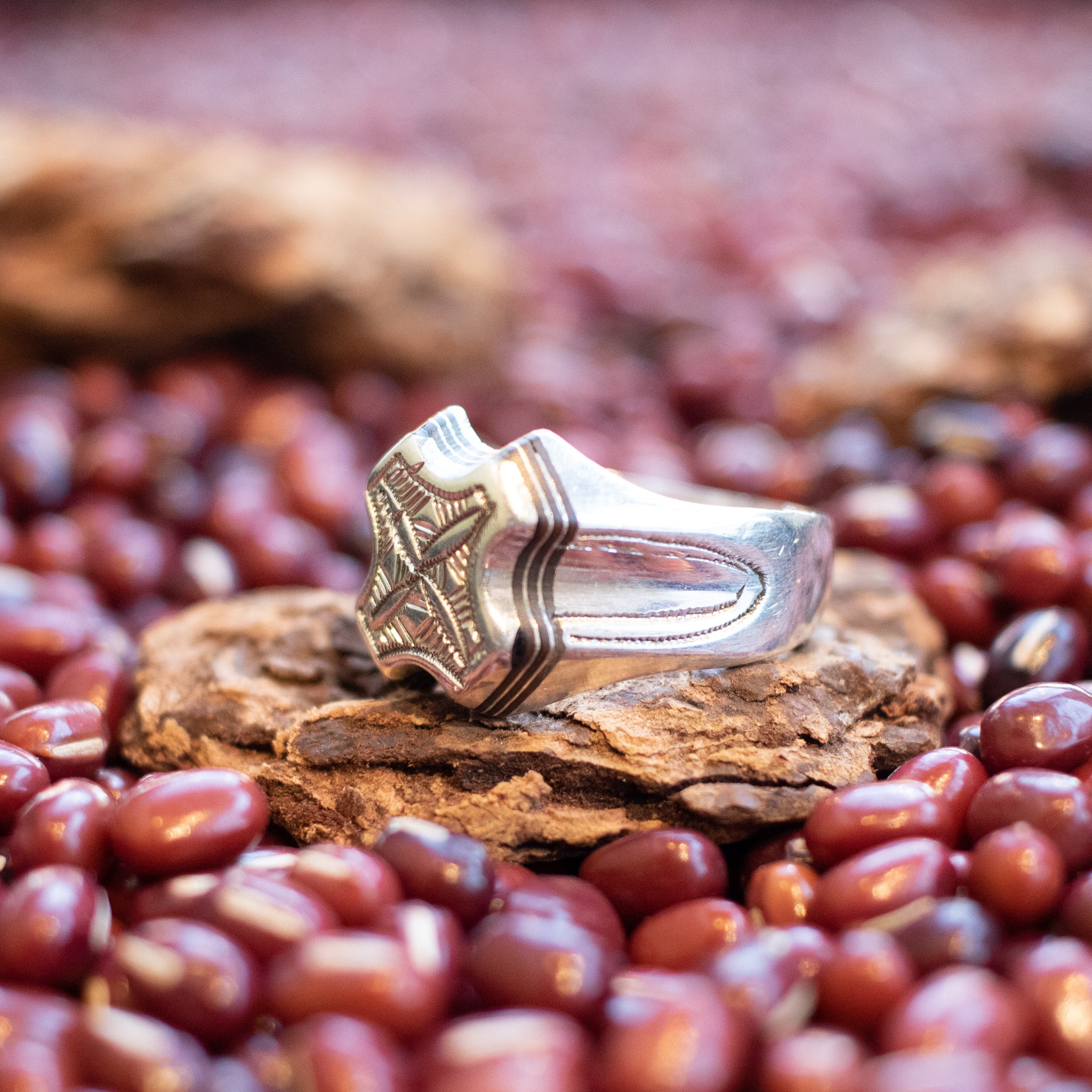 カレン族　アフガンベルト モン族 刺繍ビーズベルト カレン族　ジャンティーク カレン族アフガンベルト モン族 刺繍ビーズベルト カレン族ジャンティーク