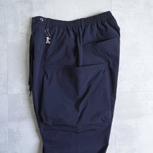 Load image into Gallery viewer, NULL OUTSIDE LONG SHAKA PANTS -Navy-
